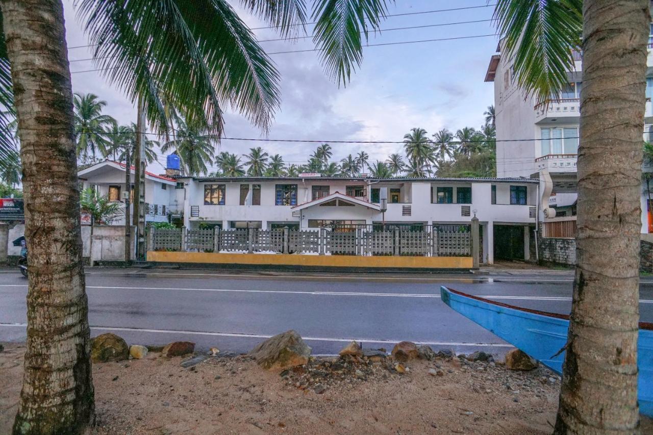 Oyo 384 Dilena Beach Resort Unawatuna Exteriör bild
